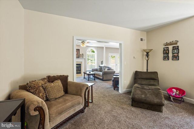304 IRON VALLEY DR, Lebanon, PA 17042