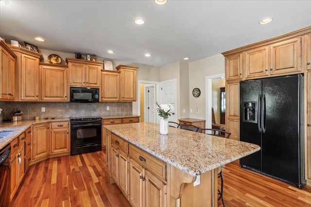 304 IRON VALLEY DR, Lebanon, PA 17042