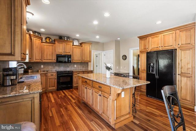 304 IRON VALLEY DR, Lebanon, PA 17042