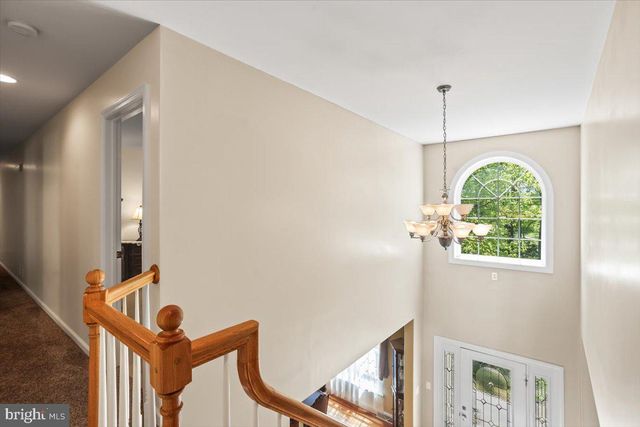 304 IRON VALLEY DR, Lebanon, PA 17042