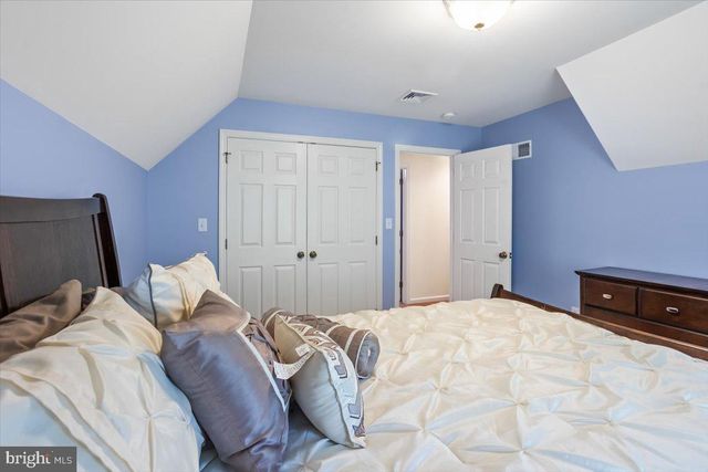 304 IRON VALLEY DR, Lebanon, PA 17042