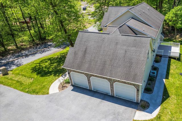 304 IRON VALLEY DR, Lebanon, PA 17042