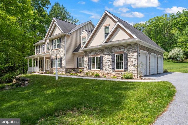 304 IRON VALLEY DR, Lebanon, PA 17042