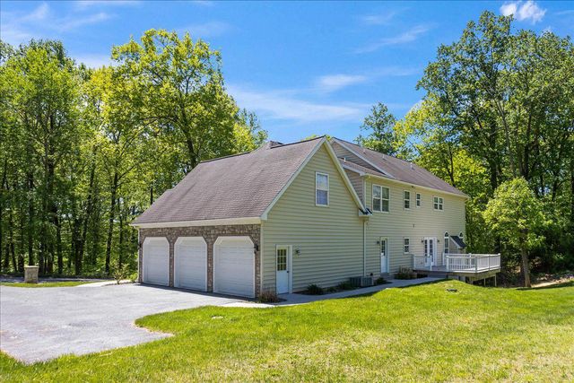 304 IRON VALLEY DR, Lebanon, PA 17042