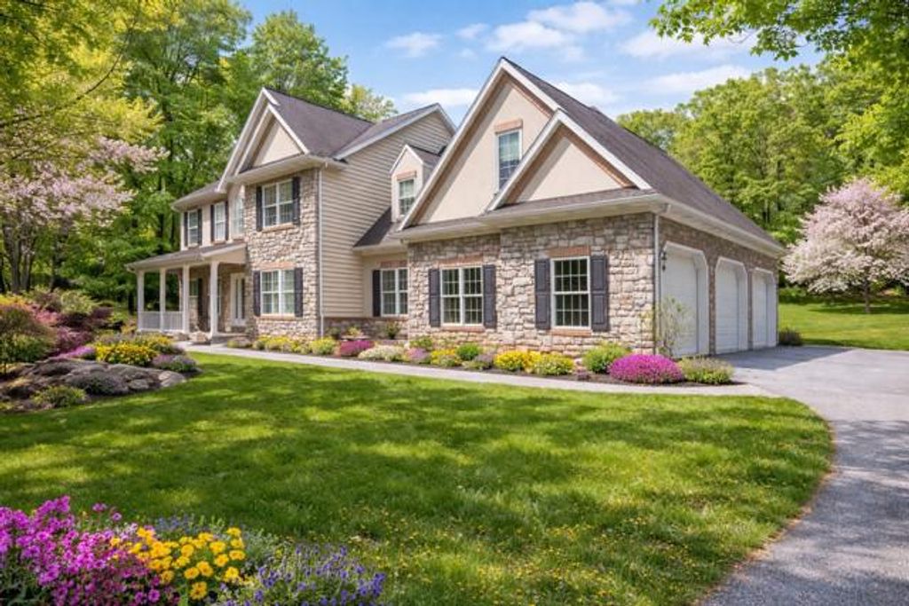 304 IRON VALLEY DR, Lebanon, PA 17042