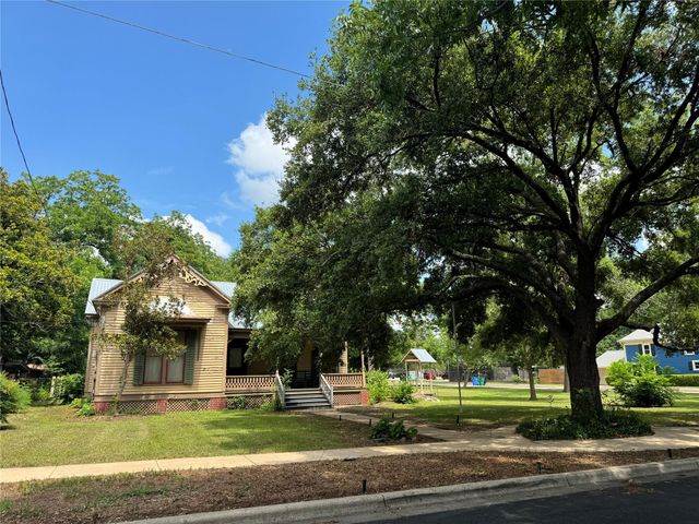 1303 Pecan ST, Bastrop, TX 78602