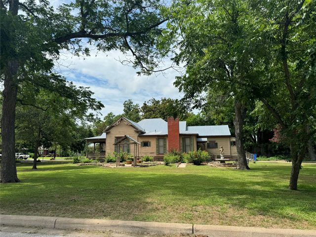 1303 Pecan ST, Bastrop, TX 78602