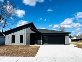 460 W 1st Street, Richland Center, WI 53581