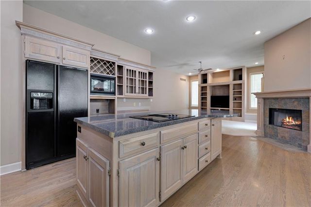 4344 W 132nd Terrace, Leawood, KS 66209