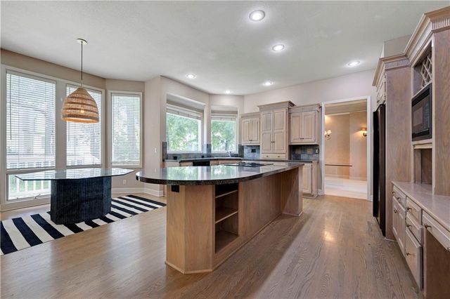 4344 W 132nd Terrace, Leawood, KS 66209