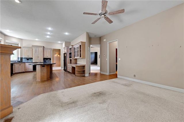 4344 W 132nd Terrace, Leawood, KS 66209