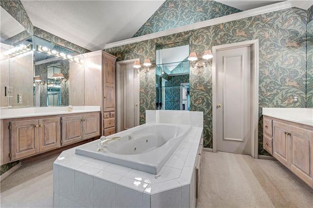 4344 W 132nd Terrace, Leawood, KS 66209