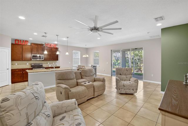 2819 HOLLY BLUFF COURT, Plant City, FL 33566