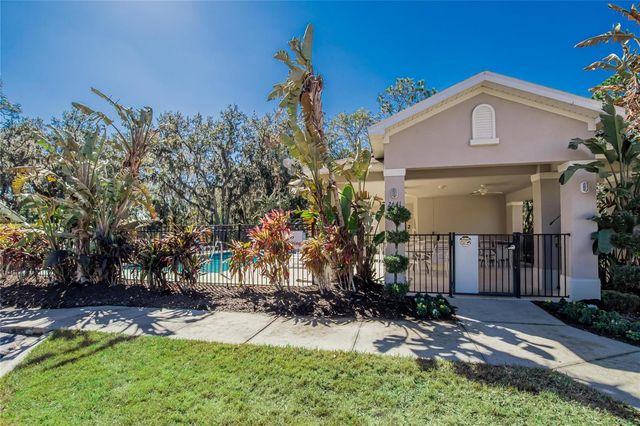 2819 HOLLY BLUFF COURT, Plant City, FL 33566