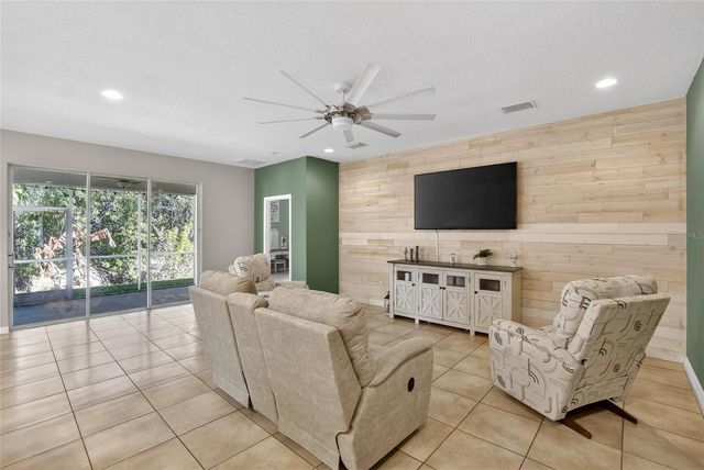 2819 HOLLY BLUFF COURT, Plant City, FL 33566