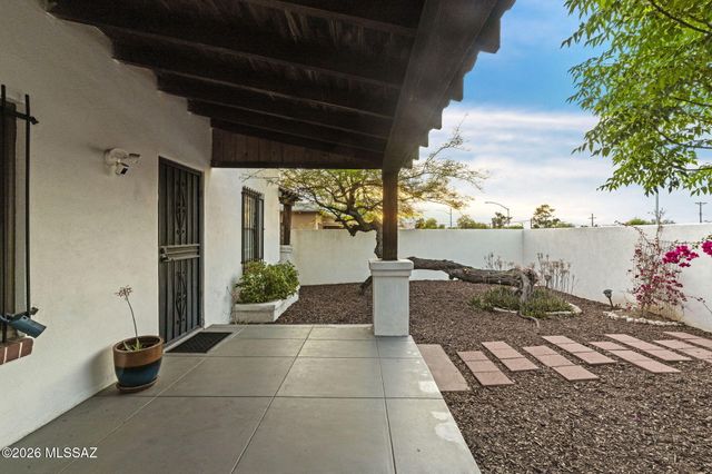 1718 E Grant Road, Tucson, AZ 85719