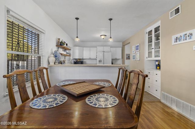 1718 E Grant Road, Tucson, AZ 85719