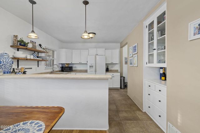 1718 E Grant Road, Tucson, AZ 85719