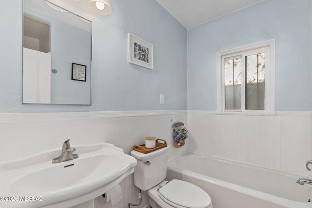 1718 E Grant Road, Tucson, AZ 85719