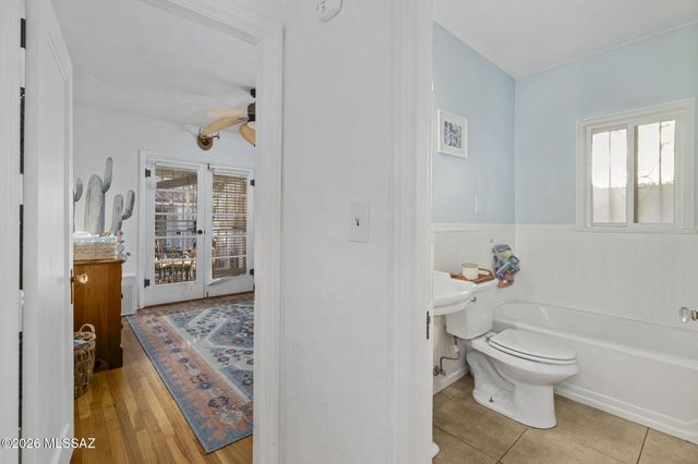 1718 E Grant Road, Tucson, AZ 85719