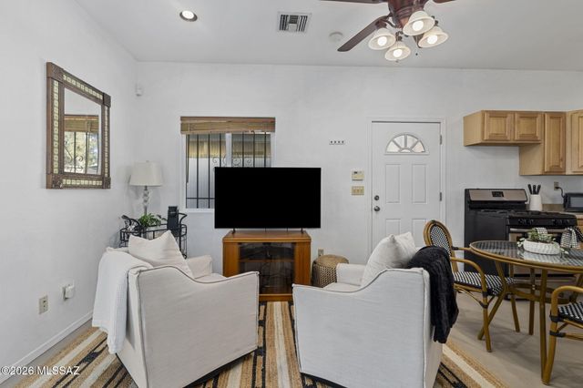 1718 E Grant Road, Tucson, AZ 85719