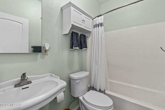 1718 E Grant Road, Tucson, AZ 85719