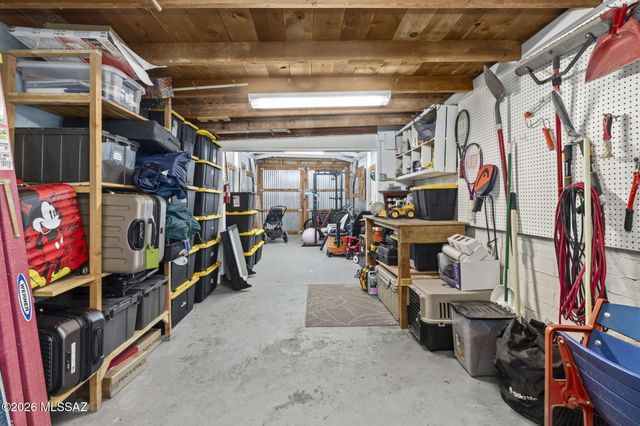 1718 E Grant Road, Tucson, AZ 85719