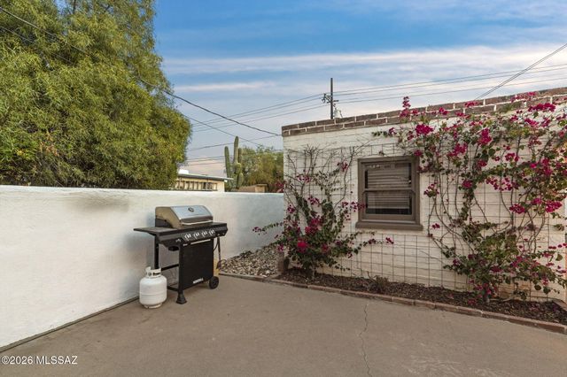 1718 E Grant Road, Tucson, AZ 85719