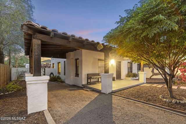 1718 E Grant Road, Tucson, AZ 85719