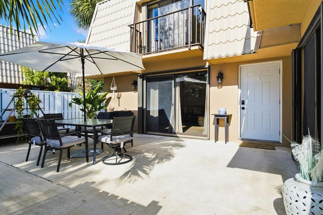 6818 68th Way, West Palm Beach, FL 33409