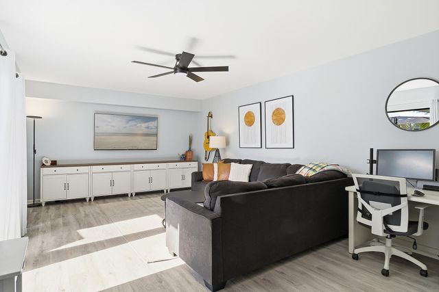 6818 68th Way, West Palm Beach, FL 33409