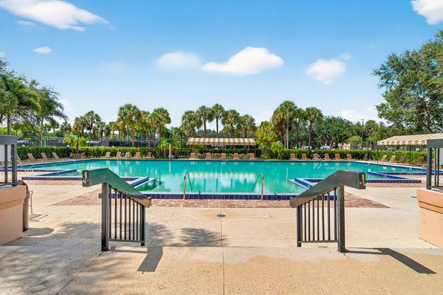 6818 68th Way, West Palm Beach, FL 33409