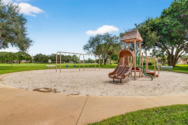 6818 68th Way, West Palm Beach, FL 33409