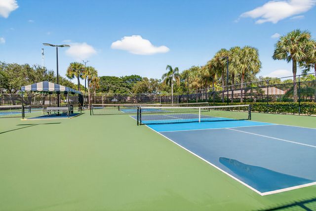 6818 68th Way, West Palm Beach, FL 33409