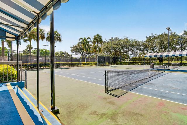 6818 68th Way, West Palm Beach, FL 33409