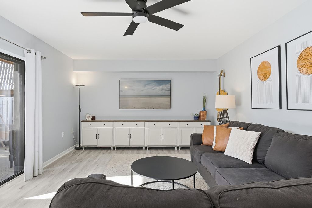 6818 68th Way, West Palm Beach, FL 33409