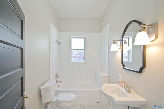 909 9th Street Se, Decatur, AL 35601