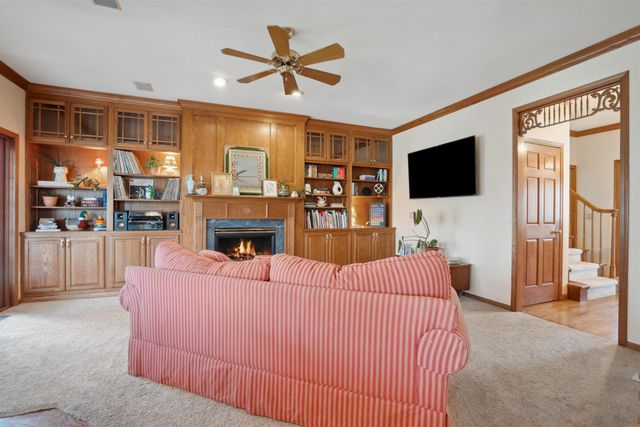 824 Tanglewood Dr., Manchester, IA 52057