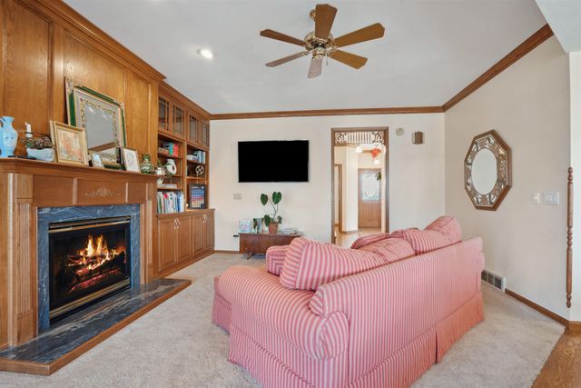 824 Tanglewood Dr., Manchester, IA 52057