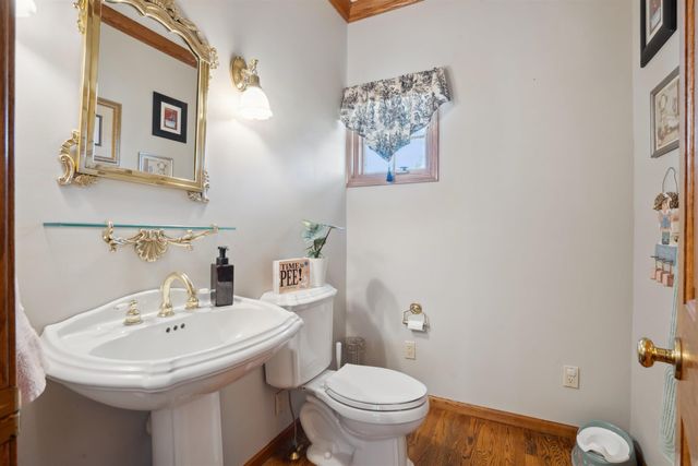 824 Tanglewood Dr., Manchester, IA 52057