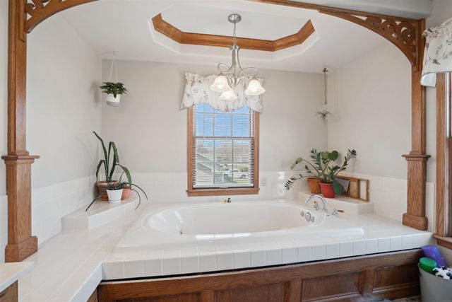 824 Tanglewood Dr., Manchester, IA 52057