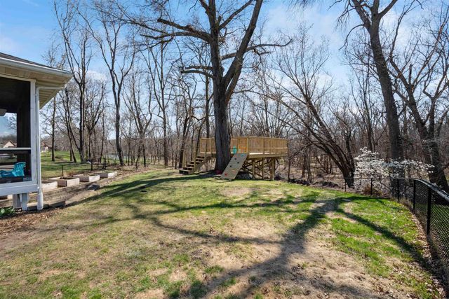 824 Tanglewood Dr., Manchester, IA 52057