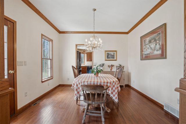 824 Tanglewood Dr., Manchester, IA 52057