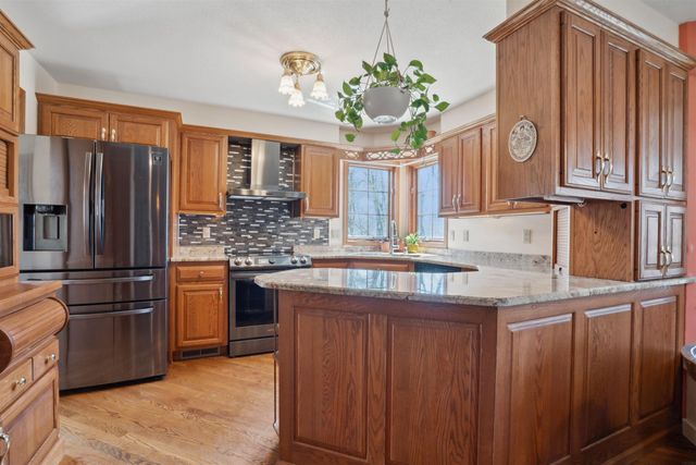 824 Tanglewood Dr., Manchester, IA 52057