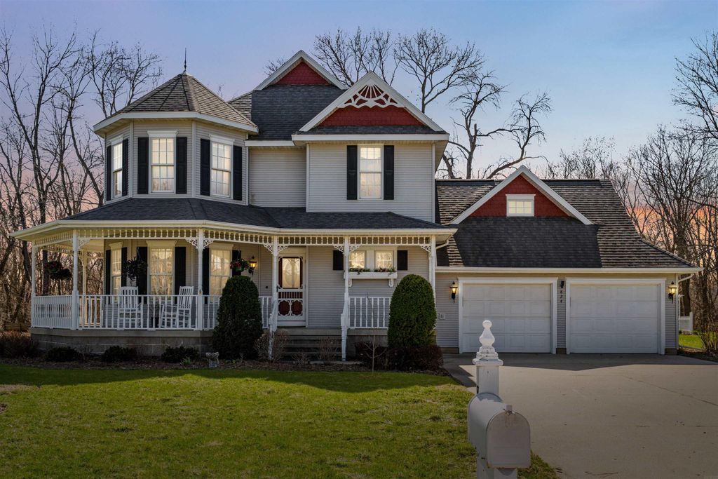 824 Tanglewood Dr., Manchester, IA 52057