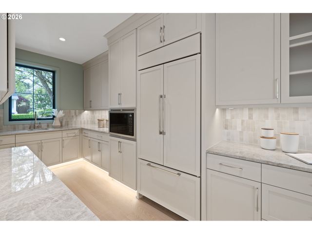 555 6TH St, Lake Oswego, OR 97034