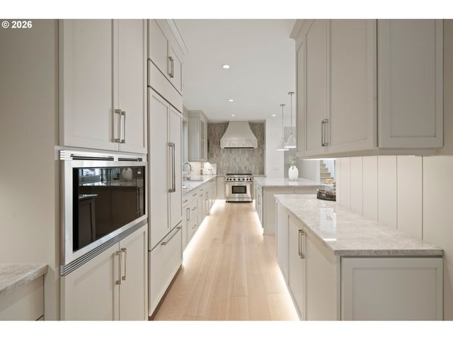 555 6TH St, Lake Oswego, OR 97034