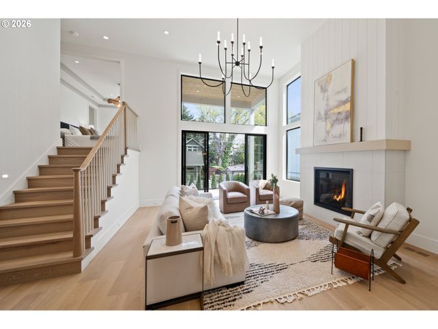 555 6TH St, Lake Oswego, OR 97034