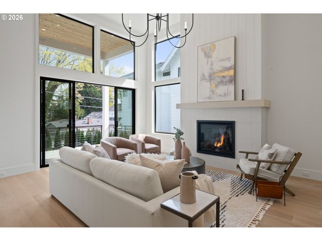 555 6TH St, Lake Oswego, OR 97034