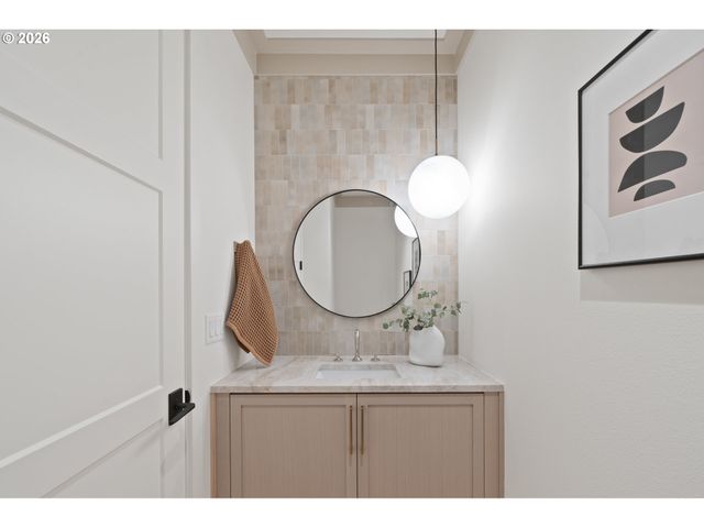 555 6TH St, Lake Oswego, OR 97034